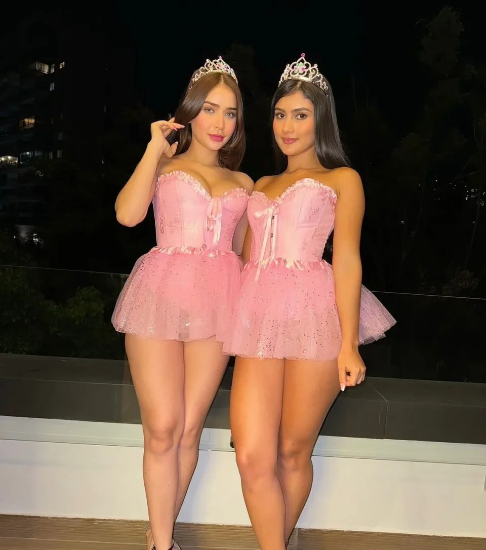 Sofia and Anna photo 1