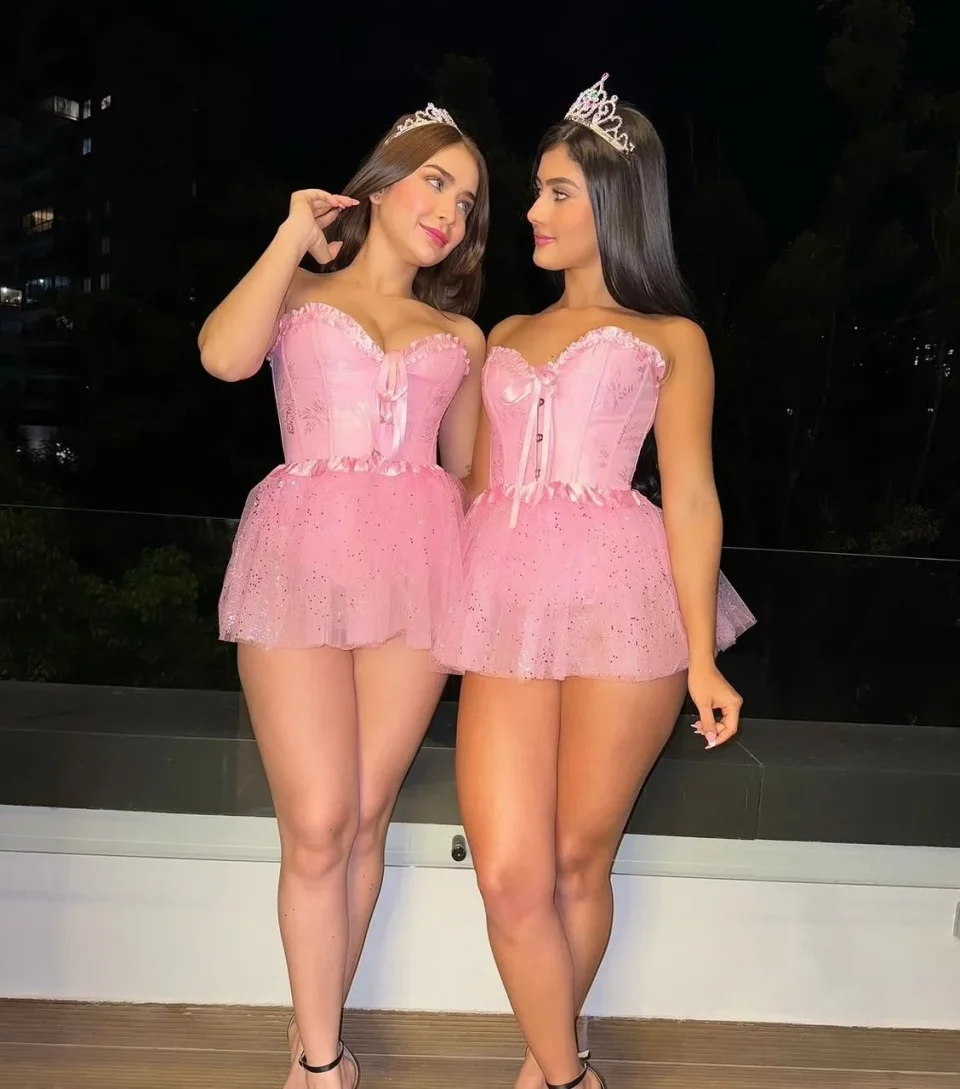 Sofia and Anna photo 3