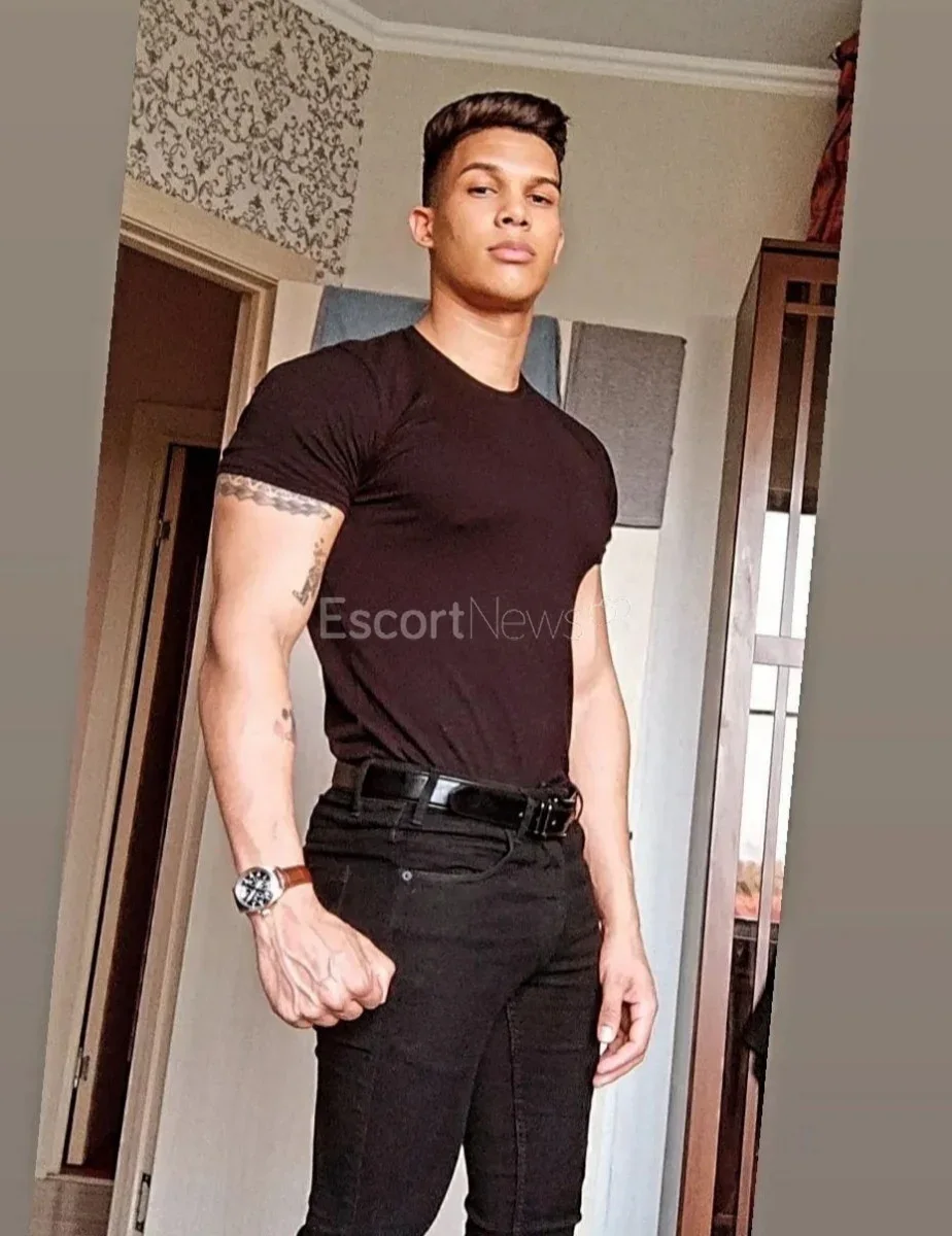 Erick photo 3
