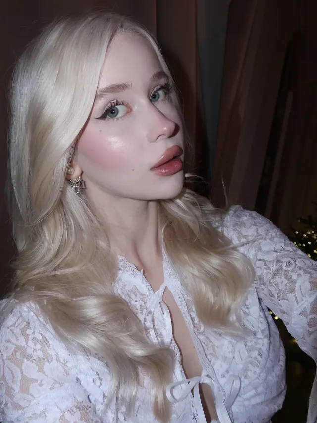 Rosalie profile photo 1