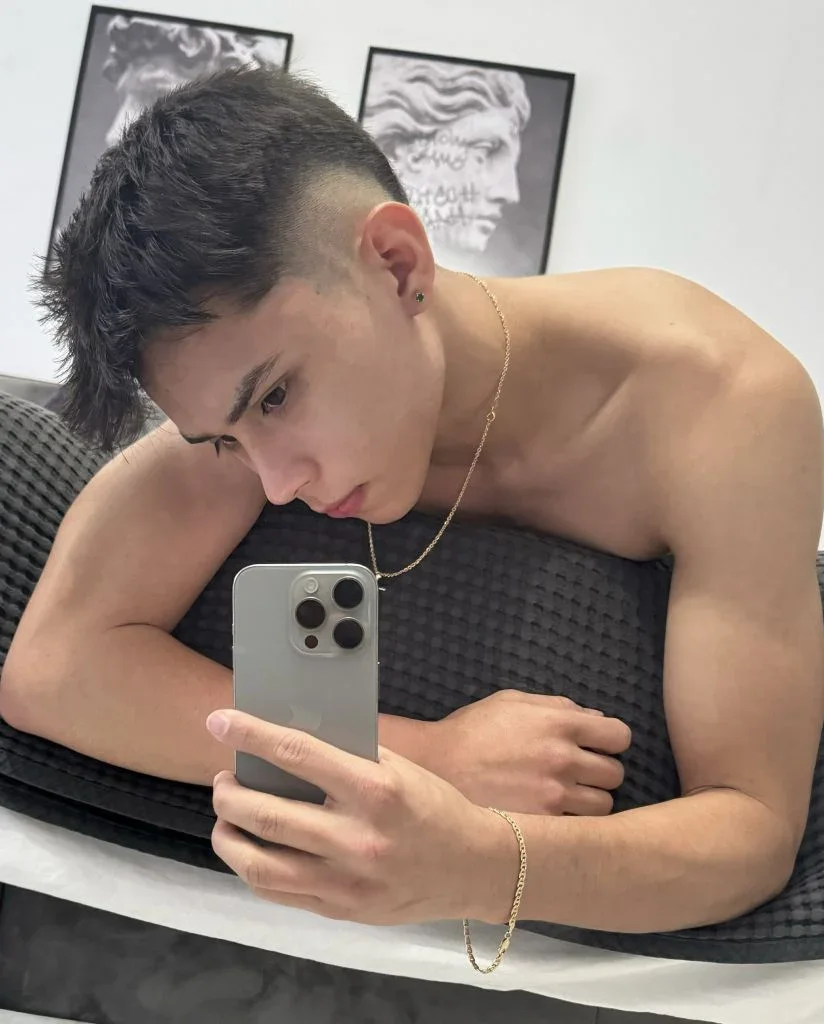 Ade Storm ⭐ profile photo 1