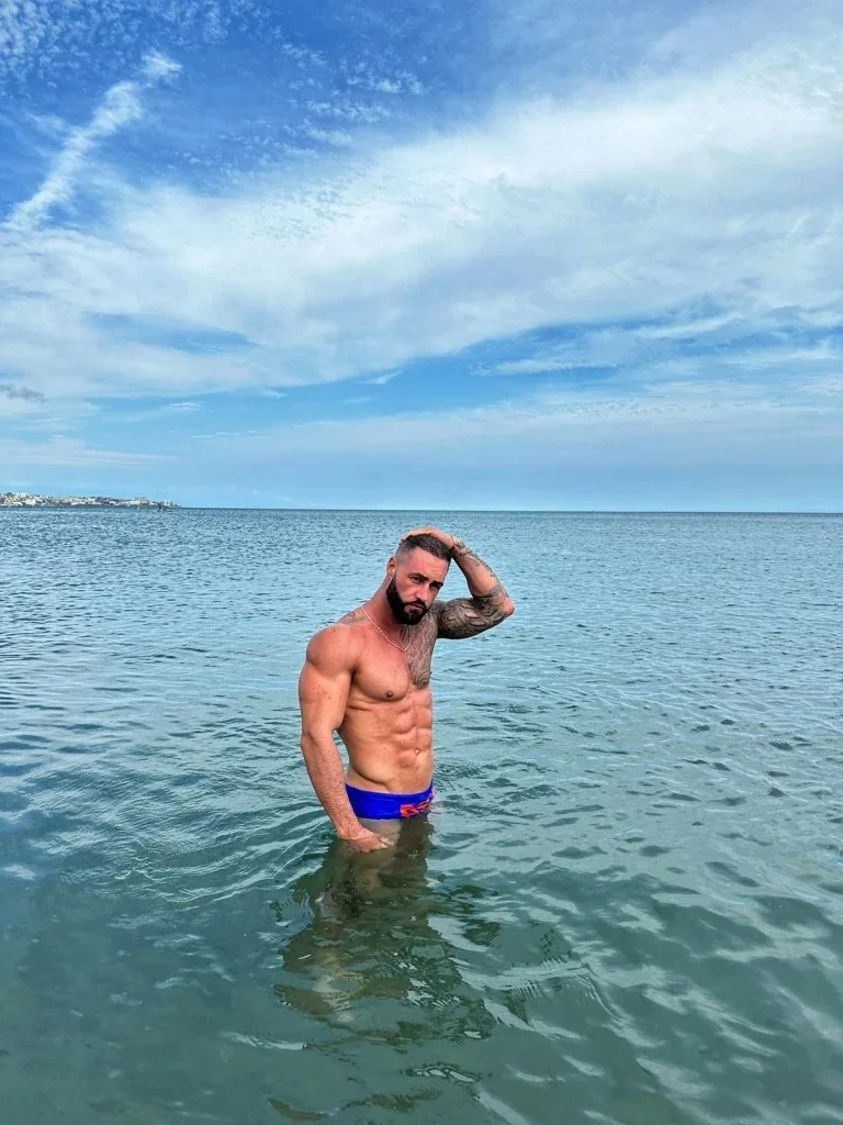 Rhys profile photo 27