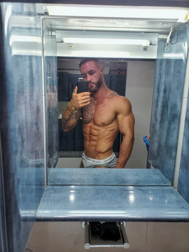 Rhys profile photo 8