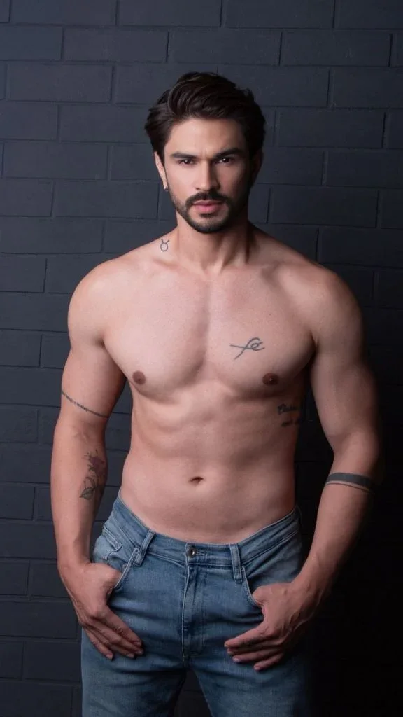 theo_steel profile photo 2