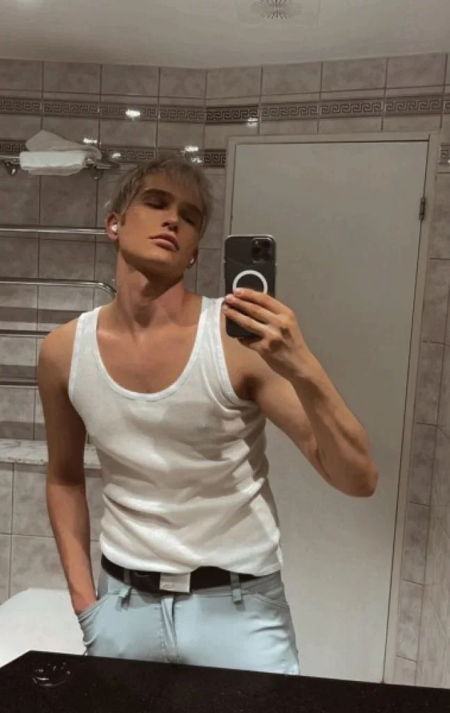 Ash Cross profile photo 64