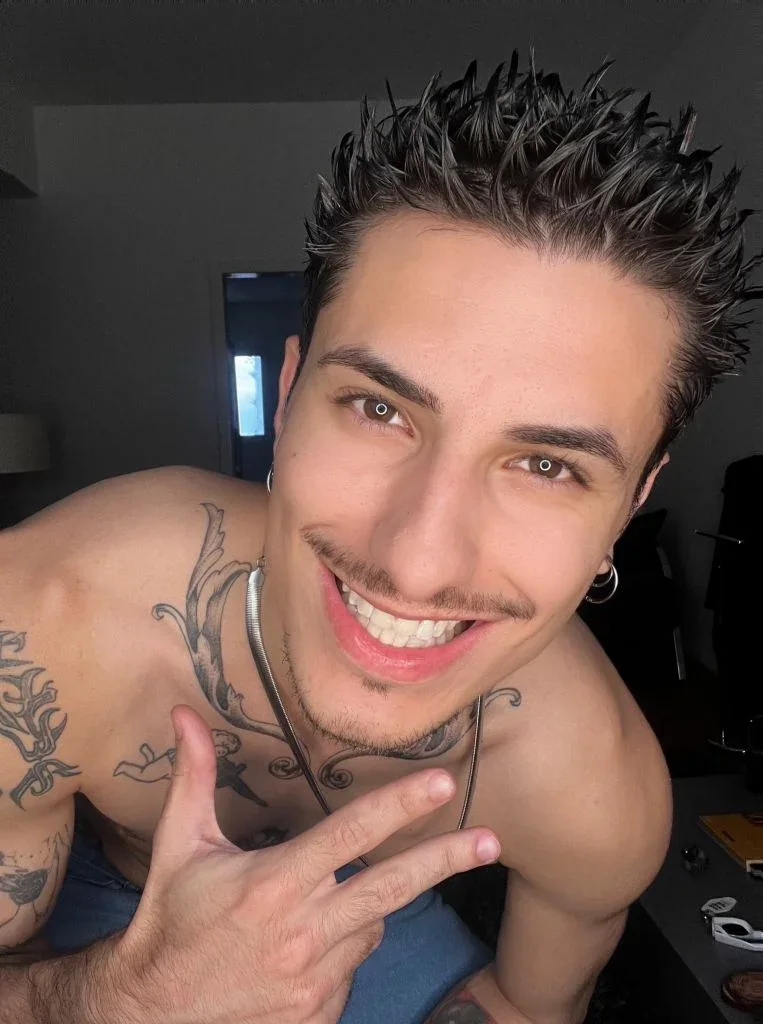 Anton Cross 🌺 profile photo 4