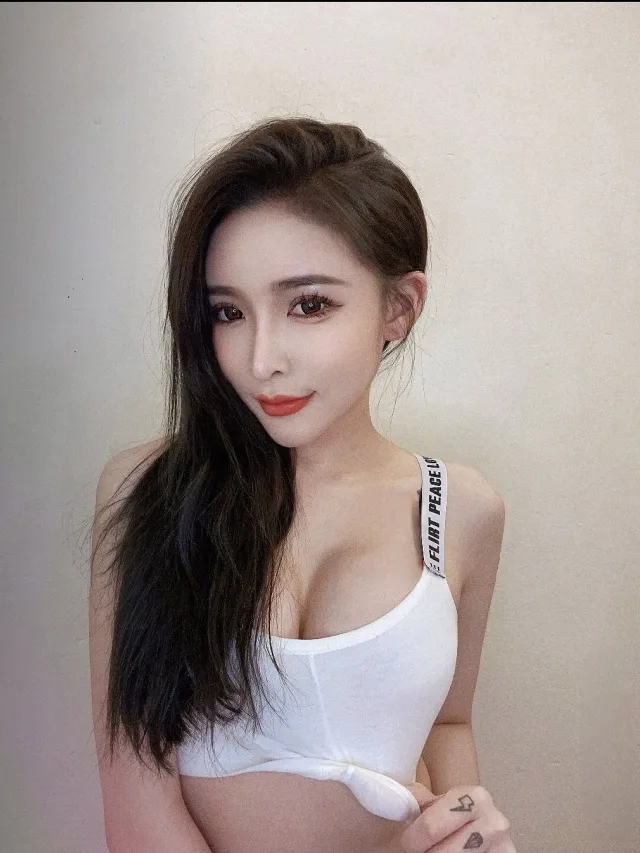 ZOE NOIR profile photo 1