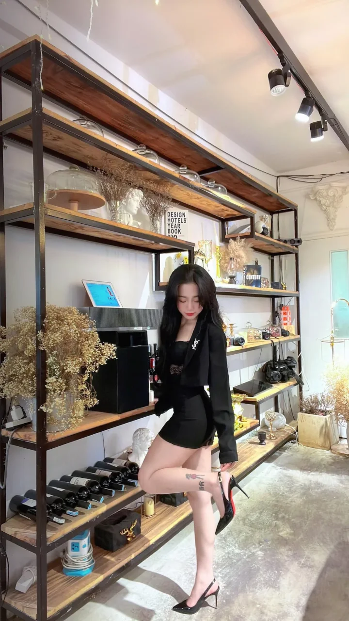 CONNIE NOIR profile photo 5
