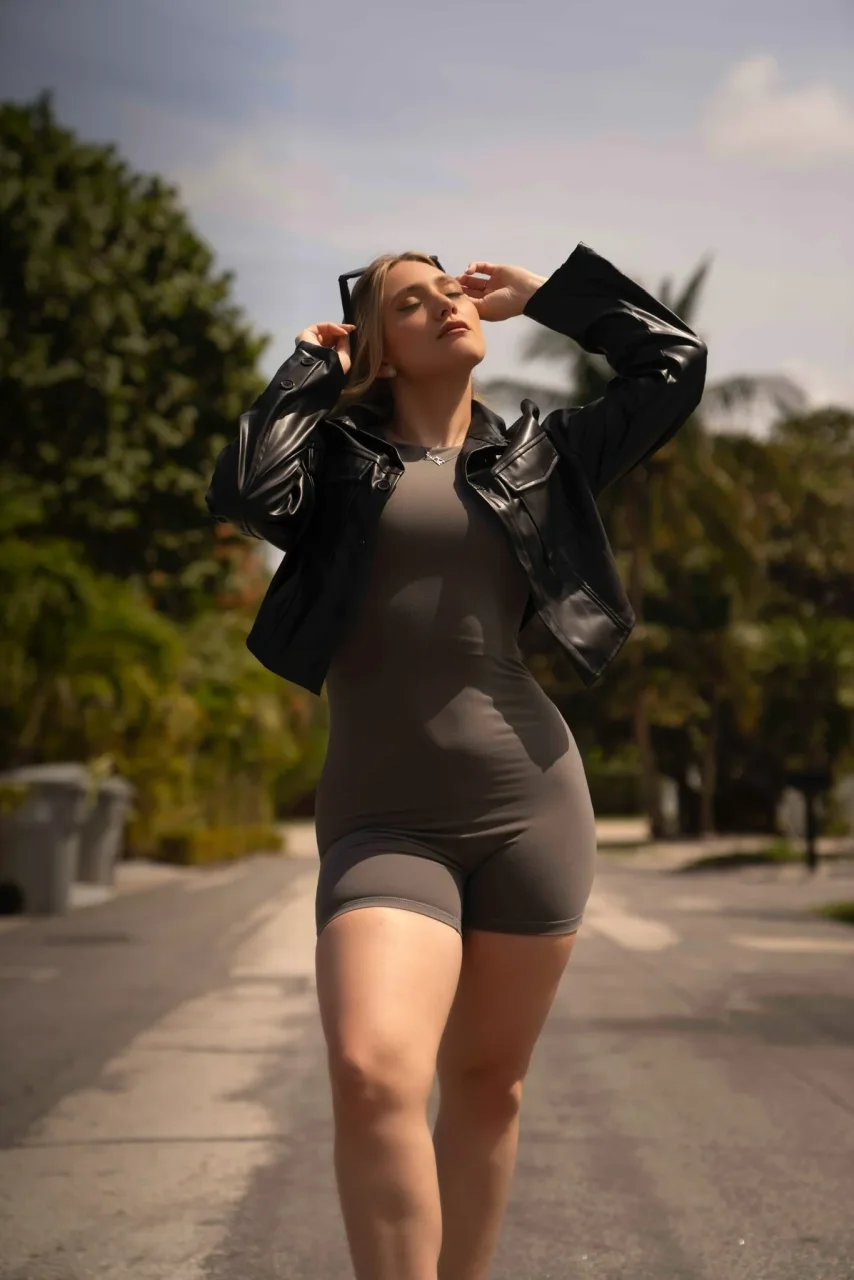 Nikki83 profile photo 2