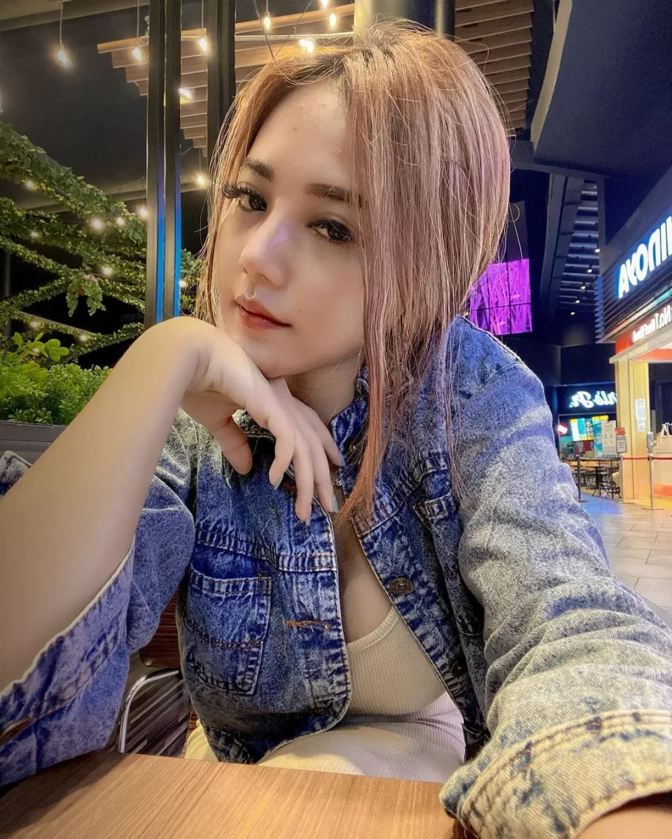 RACHEL VALE 🌙 profile photo 3