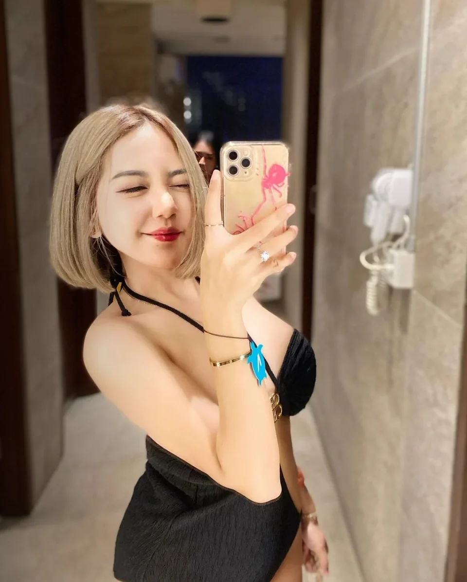 RACHEL VALE 🌙 profile photo 4