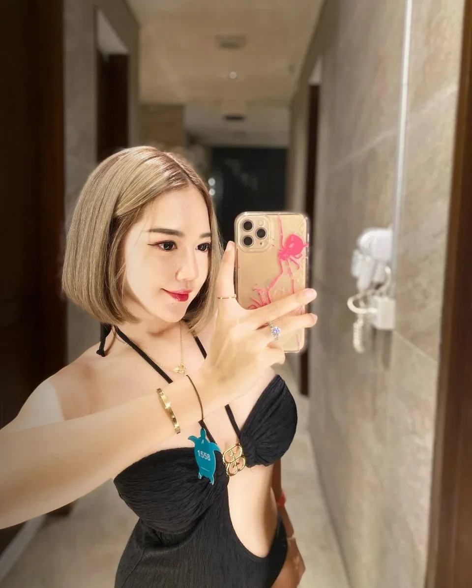 RACHEL VALE 🌙 profile photo 6