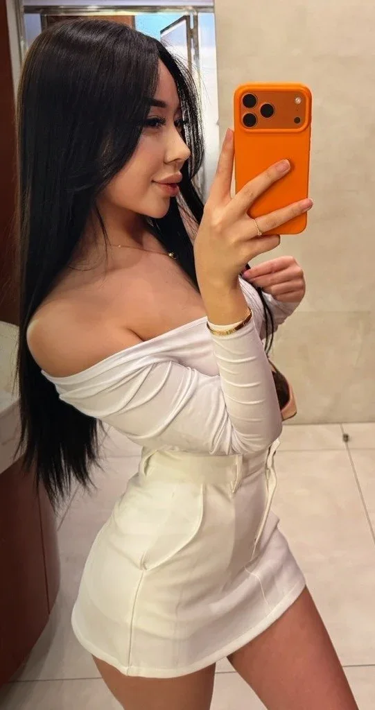 Sammi83 profile photo 41